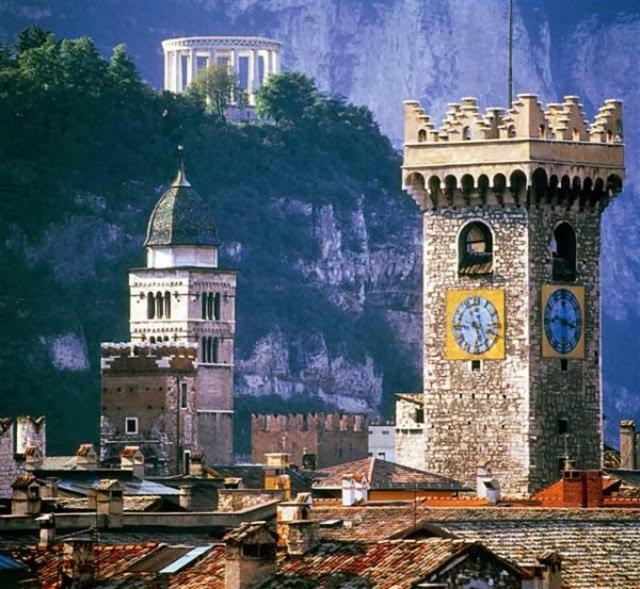 Al Consiglio Appartamento Trento Luaran gambar