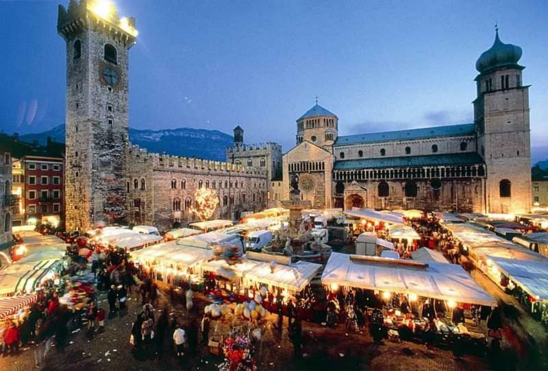 Al Consiglio Appartamento Trento Luaran gambar