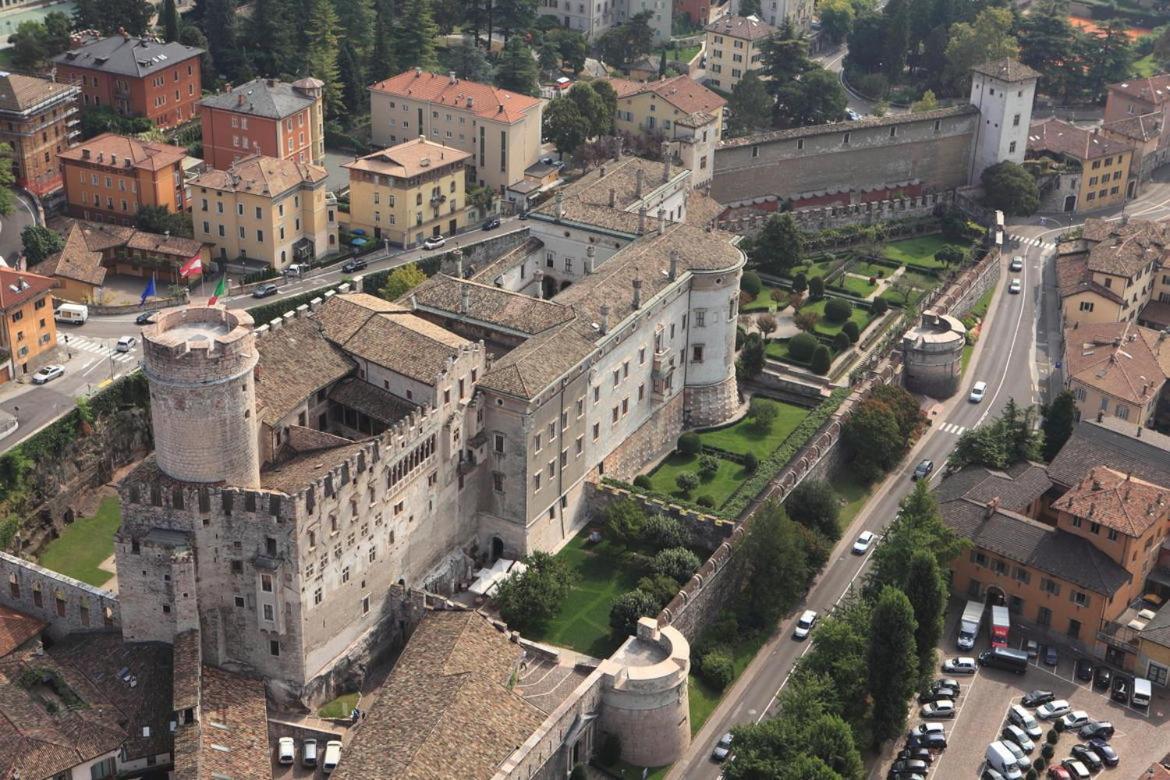 Al Consiglio Appartamento Trento Luaran gambar